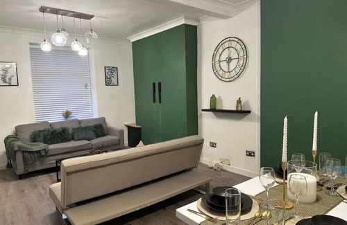 Bridgend House | Amazing two bedrooms house