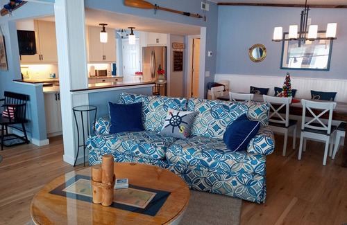 Lake City House | "Amazing Views" in Lake City, MN provides Coastal Charm!