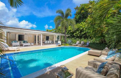 Mullins House | Amazing Villa with Pool 5 mins from Beach - Palm Grove 1 home by Bluescape