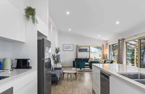 Blue Bay House | Amazing Water-Front Family Escape - Blue Bay