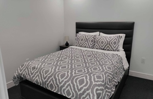 Hector House | Amber Suite: Two Bedrooms w/Lake View