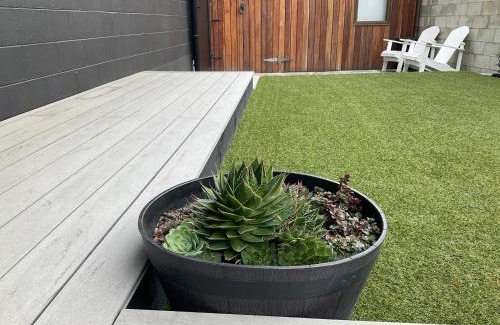 Kelvin Heights Apartment | Amber view