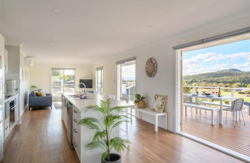 Coles Bay House | Ambience, a stunning holiday retreat!