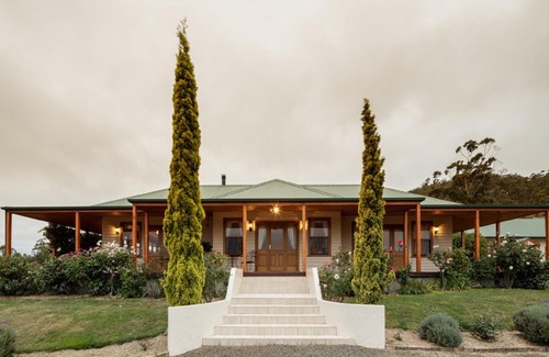 Wattle Grove Bed & Breakfast | Ambience on Huon Bed & Breakfast