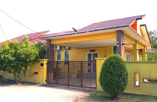 Bukit Kuang House | Amera Homestay