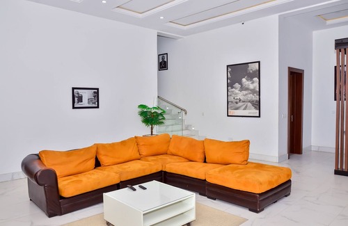 Lekki Phase 1 Villa | AMERICA LUXURY EXTENDED STAY