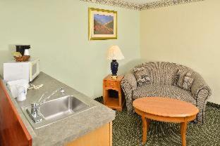 Three Rivers Hotel | Americas Best Value Inn Three Rivers