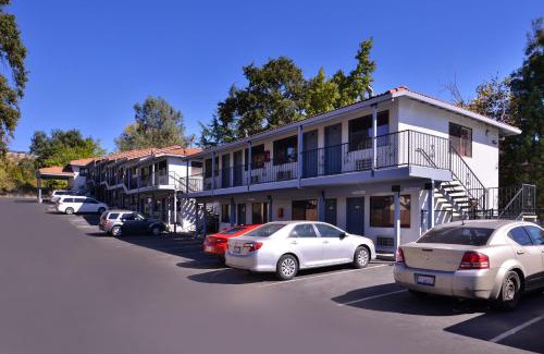 Clearlake Park Hotel | Americas Best Value Inn and Suites Clearlake