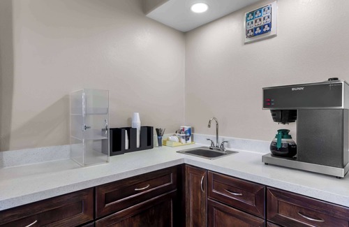 Northside Hotel | Americas Best Value Inn Houston Heights at I-45