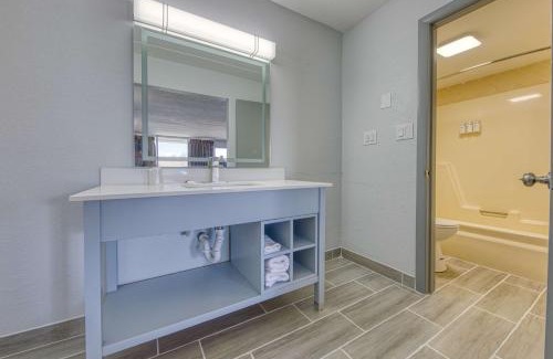 Revelo Hotel | Americas Best Value Inn Stearns, KY