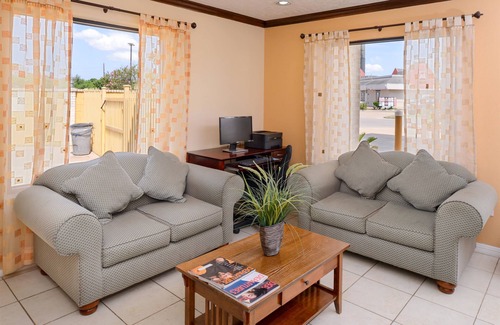 Waller Hotel | Americas Best Value Inn & Suites Waller Prairie View