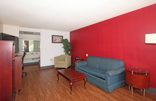 Pilot Mountain Hotel | Americas Best Value Inn Pilot Mountain