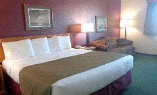 Madison Hotel | AmericInn by Wyndham Madison SD