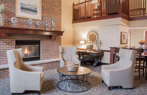 Mounds View Hotel | AmericInn by Wyndham Mounds View Minneapolis