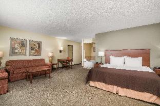 Newton Hotel | AmericInn by Wyndham Newton