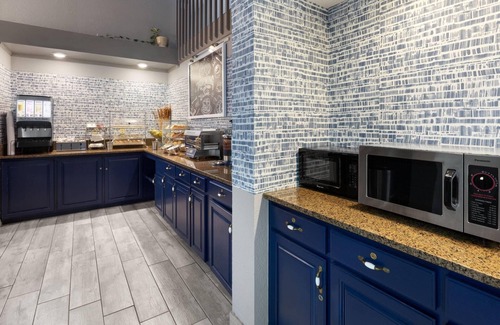 Chippewa Falls Hotel | AmericInn by Wyndham Chippewa Falls