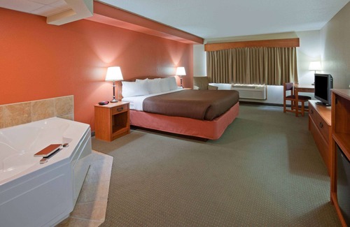 Wetmore Hotel | AmericInn by Wyndham Wetmore Munising