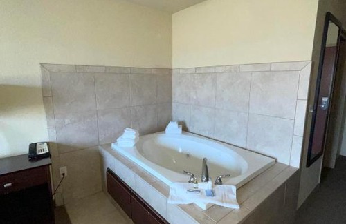Crookston Hotel | AmeriVu inn and Suites - Crookston