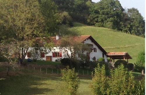 Saint-Etienne-de-Baigorry Bed & Breakfast | Ameztoia XVe siècle chambres d'hôtes Navarraises