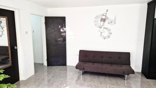 Beverly Hills House | Amharic