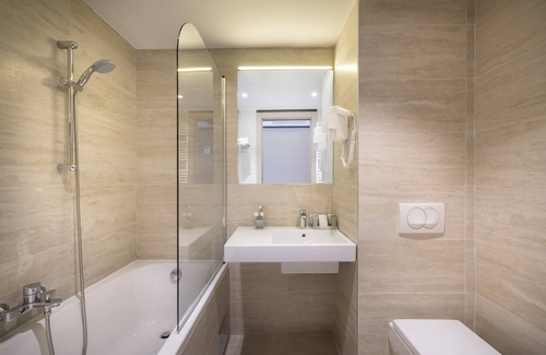 Cove Tri Zala (Zrnovo) Hotel | Aminess Younique Liburna Hotel
