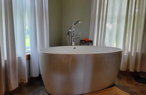 Medina Other | Amish Built 3-bed Farmhouse with high-end Modern upgrades. 5-min to Medina, NY.