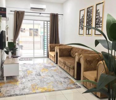 Si Rusa House | Ammara Homestay PD