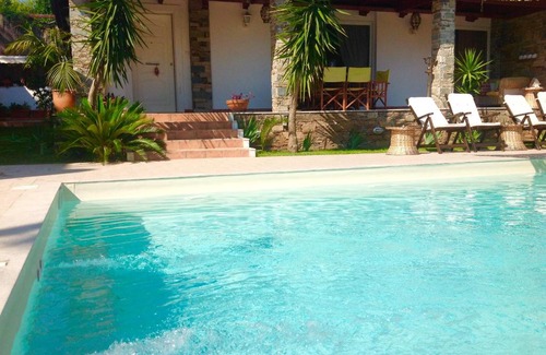 Nea Makri Villa | Amomos Villa with Swimming Pool