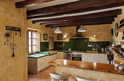 San Martin Sarroca Cottage | Among vineyards, near Barcelona, private swimming pool, barbecue, garden