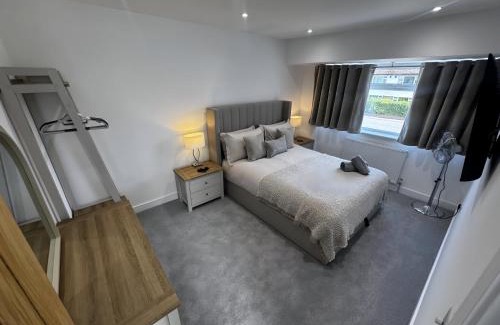 Aylesbury House | Amora Stays