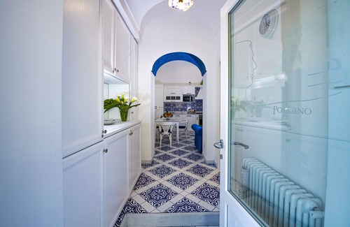 Laurito Ski Chalet | AMORE RENTALS - Maison Don Rafè with Sea View and Solarium