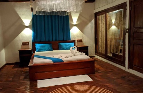 Mahajanga Resort | Ampazony Lodge
