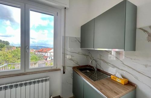 Carozzo Apartment | Ampio appartamento fino a 4 persone sulle colline della Spezia, vista panoramica sul Golfo - 10 minuti dal centro città 16 da Sarzana e Lerici