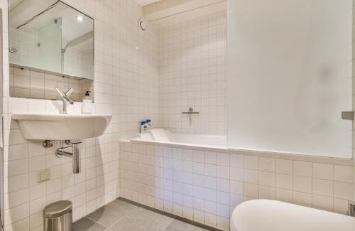 Canal Ring Bed & Breakfast | Amsterdam Canal Guest Apartment