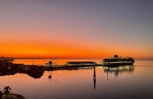 Port Melbourne Apartment | Amzing Ocean View Spacious Three Bedrooms Apartment Port Melbourne