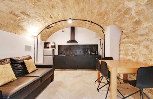 Quartier de la Place-Vendome Apartment | an Atypical 1-BR in Place Vendôme
