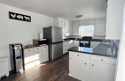Pine City House | An escape to Sister's Haven
