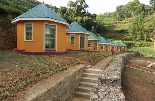Kabale Cottage | An exclusive,romantic honeymoon,hideaway composed of secluded beautiful cottages