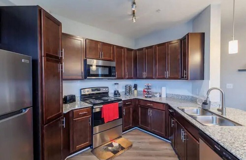 Zionsville Apartment | An Exquisite 3 Rooms Townhome in Zionsville Suitable for Long-Term Stays