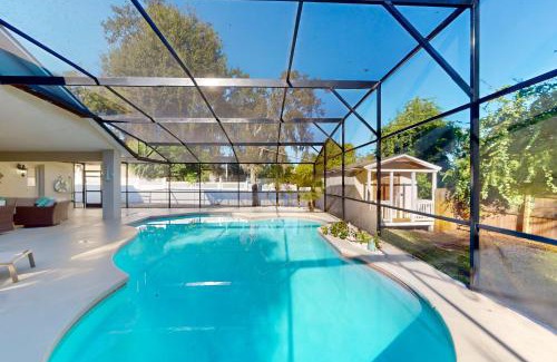 Sunridge Woods House | An Oasis in the Sun