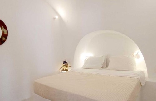 Finikia House | Anatoli Cave House-by Thireon