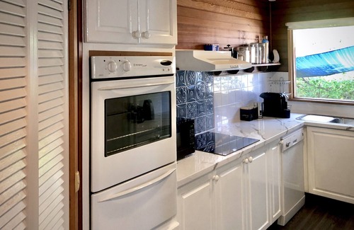 Ventnor Cottage | Anchorage Cottage @ Ventnor: (pet friendly) + WiFi and now with linen included!