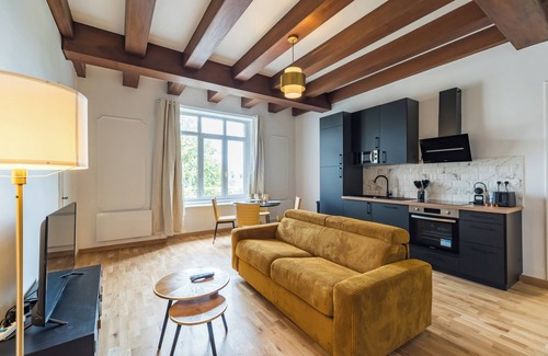 Guingamp Apartment | Ancient charm and Breton gentleness -near train station - Hôtel Lefort