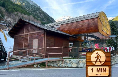 Arinsal Apartment | AndBnB I Junto al Telesilla, Terraza con Vistas y Parking