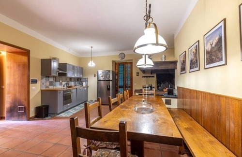 Twist Apartment | Andrea's Olea-apartment in Tuscan villa, near Florence, with pool.