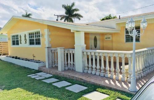 Cutler Bay House | ANDY RESORT LEXURy