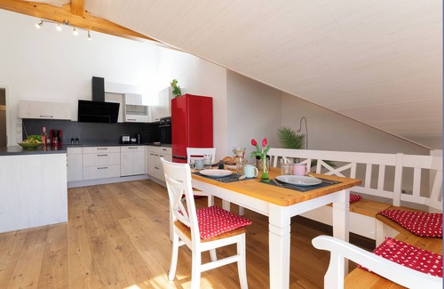 Germaringen Apartment | Anemone vacation apartment - 4 rooms, large balcony & alpine flair