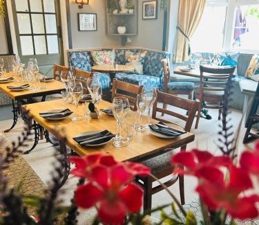 Bircotes Hotel | Angel Inn Misson