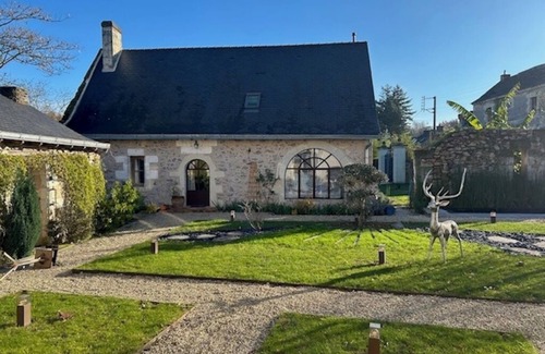 Saint-Sulpice House | Angevine residence at Le Manoir