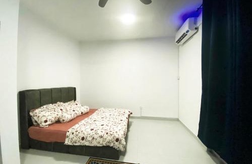 Pulai House | ANGGERIK LAZURI Guest House & Homestay